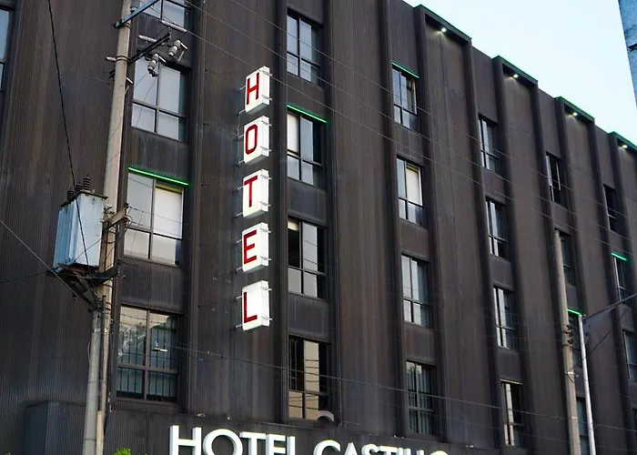 Castillo Hotel *
